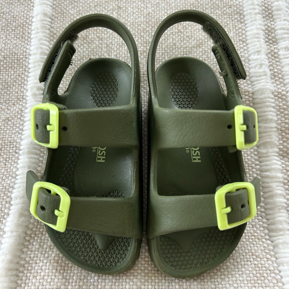 Hush Puppies Kids Green Sandals with Bright Buckles Sz 7